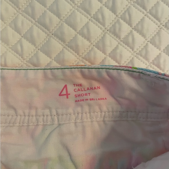 Lilly Pulitzer 5” Callahan Shorts size 4 like new. Beautiful bright Lilly colors - Picture 7 of 7